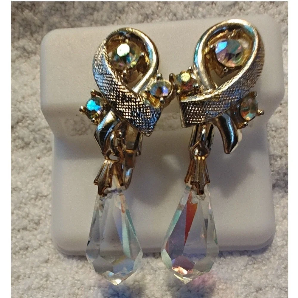 Clip On Earrings Rhinestone Teardrop Dangle Vintage MCM - Picture 1 of 5